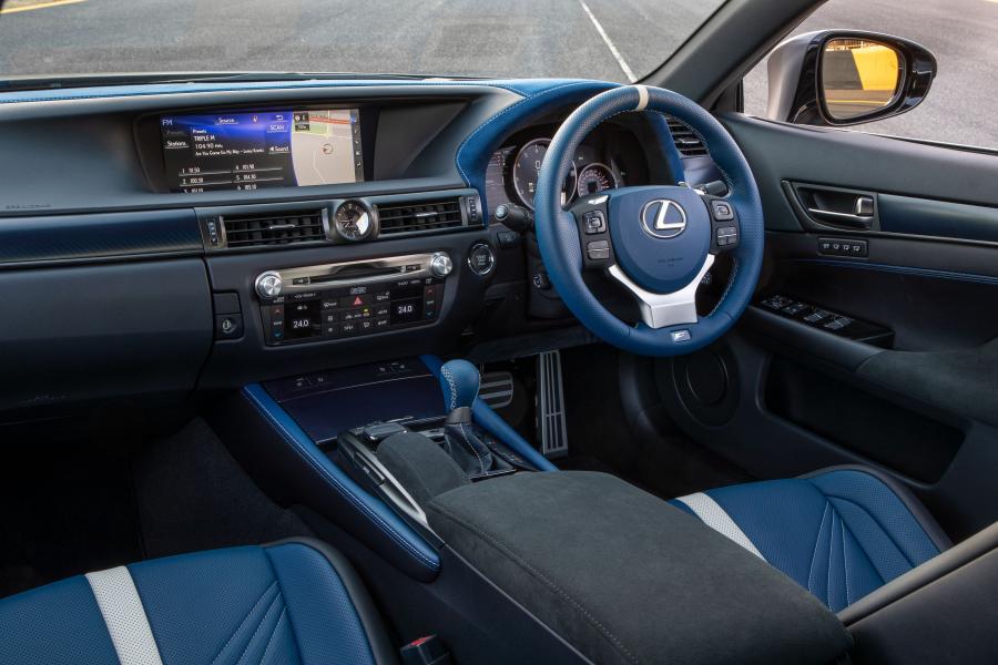 Торпедо Lexus GS F 10th Anniversary 2018 года  (AU) (фото 4 из 12)